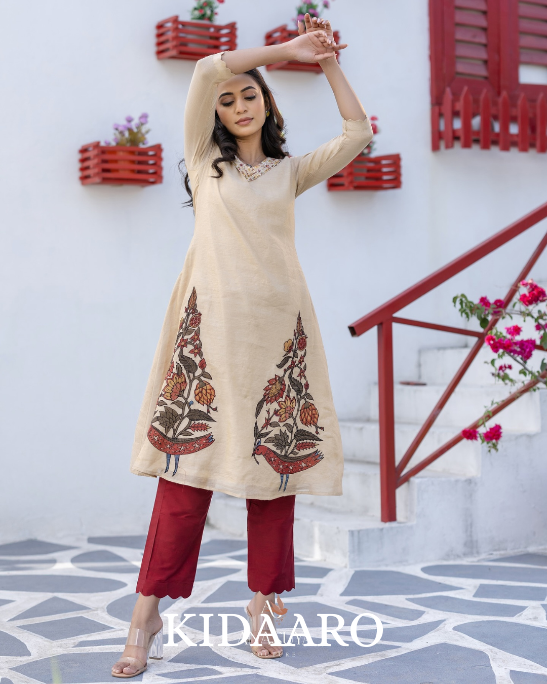 Beige Kurta with Hand-Painted Kalamkari Motifs