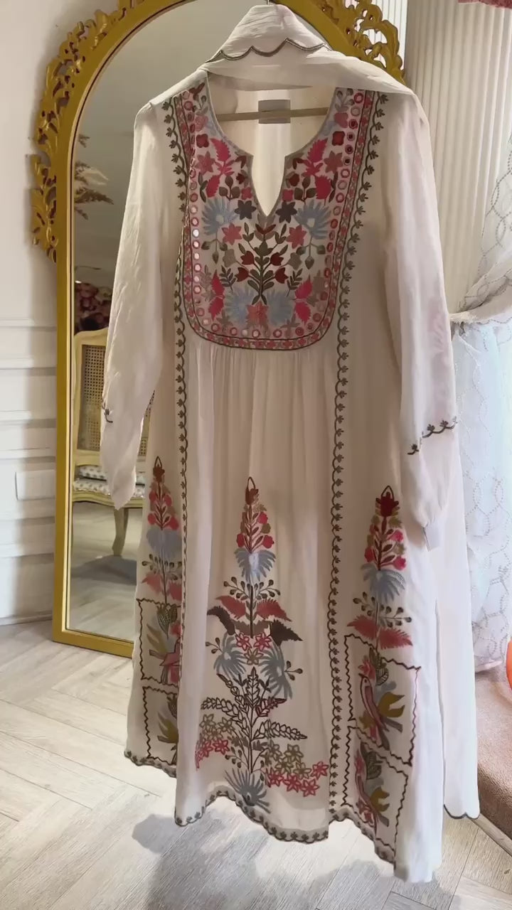 Elegant Embroidered Off-White Cotton Lawn Suit
