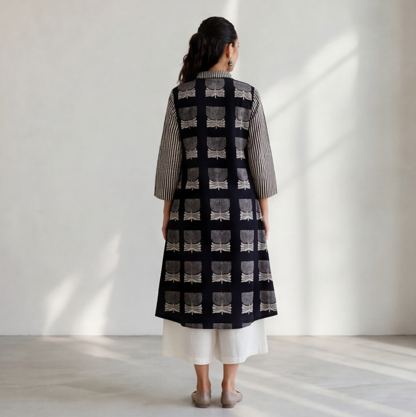 Women's Black & White Printed Cotton A-Line Kurta